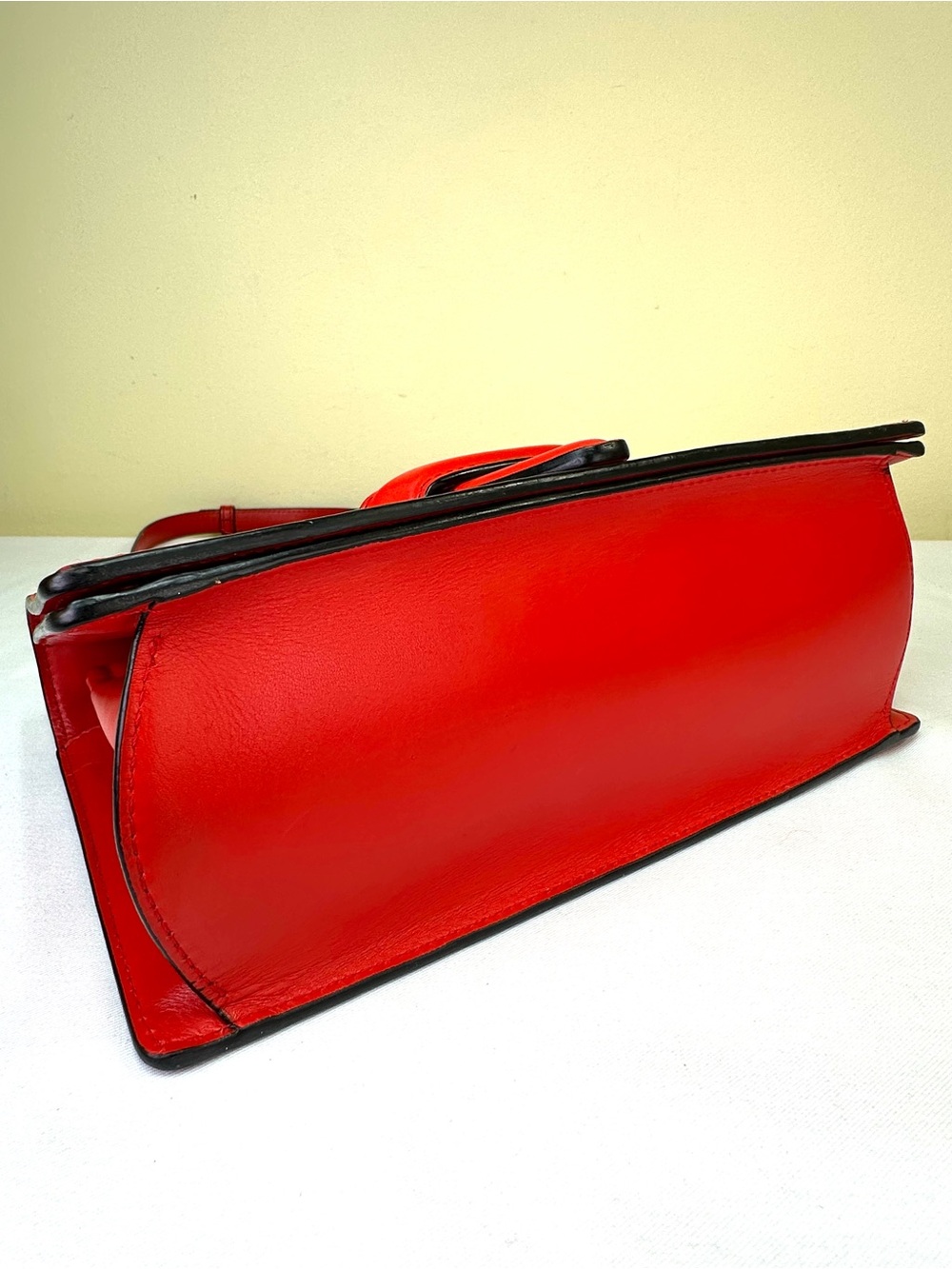 Loewe Barcelona Red Leather Iconic Triangular Fastening Shoulder/Crossbody COA - Picture 11 of 17